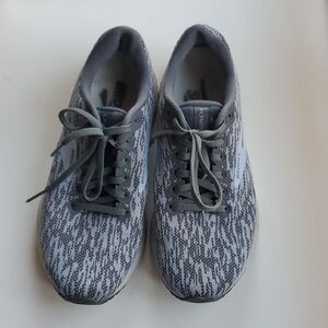 Women's Athletic Shoes Brooks Launch Size 7